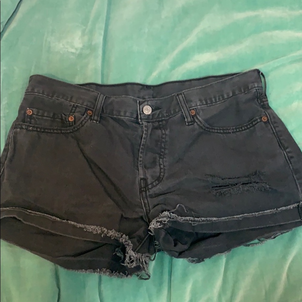 Levi’s 501 black shorts sz 32 (runs small)